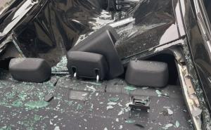 Foto: Nytimes.com / Automobil nakon pada totalno uništen